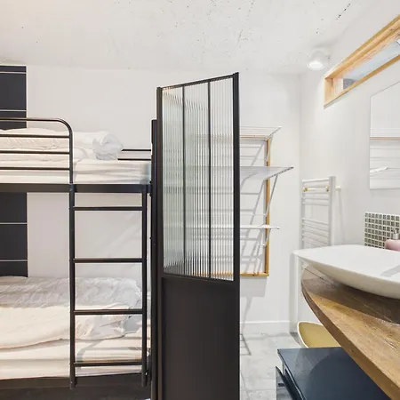 A 500 M, Duplex Pour 4, Plein Centre * Порнише